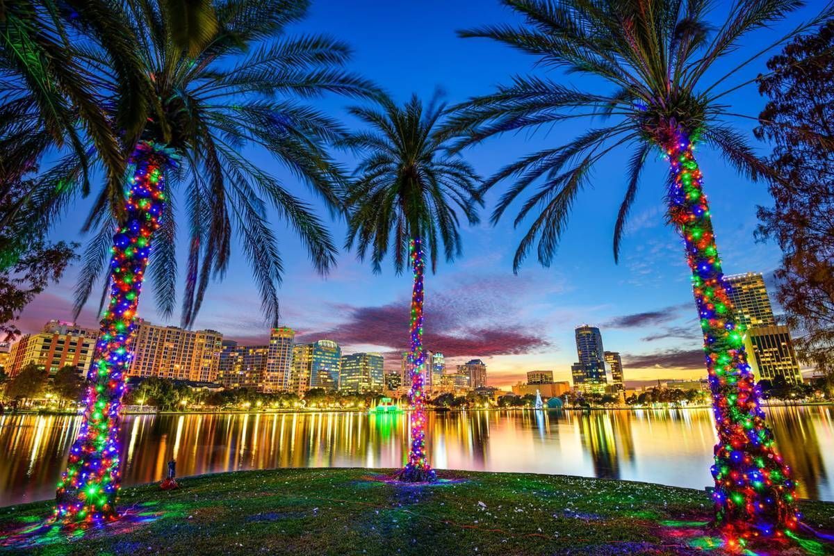 eola-lake-lights-orlando-florida