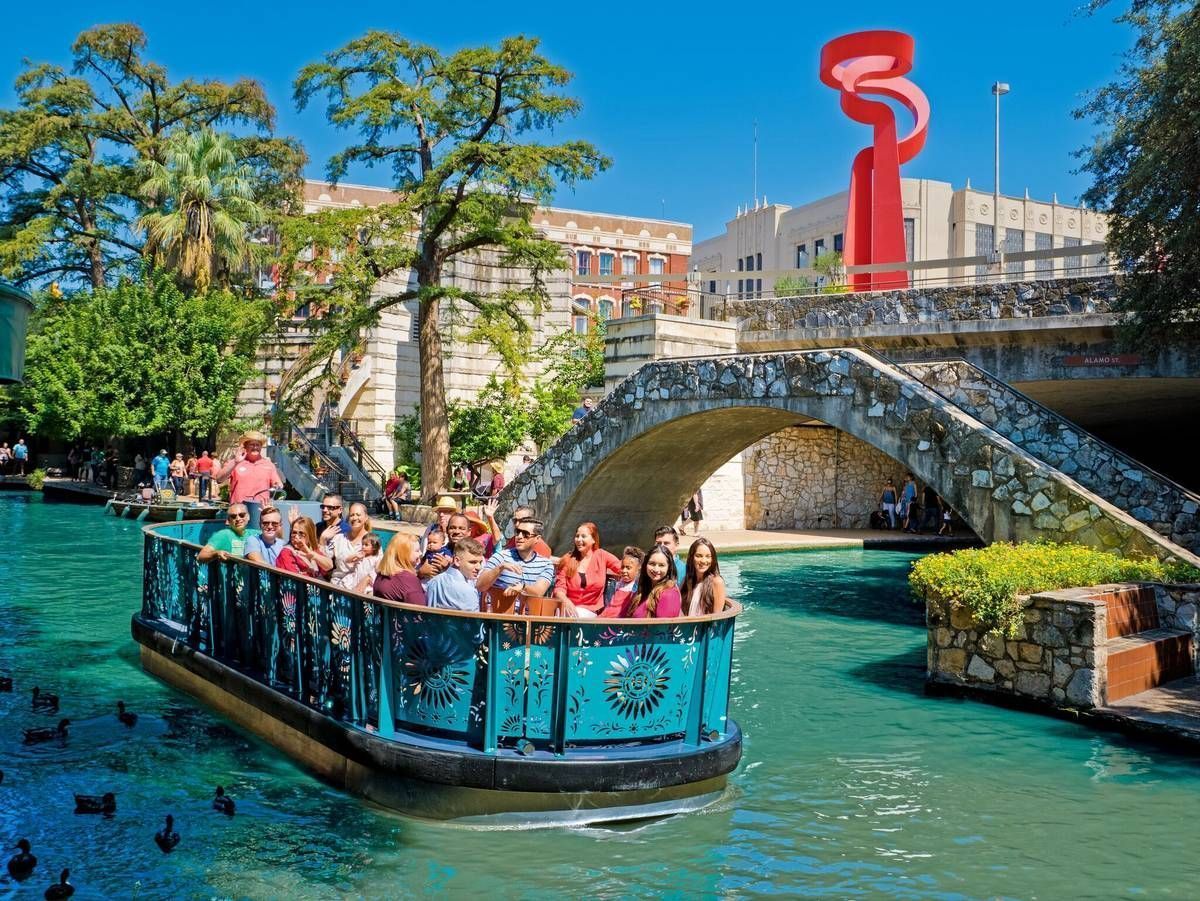 River-Walk-Blue-Barge-credit-visitsanantonio