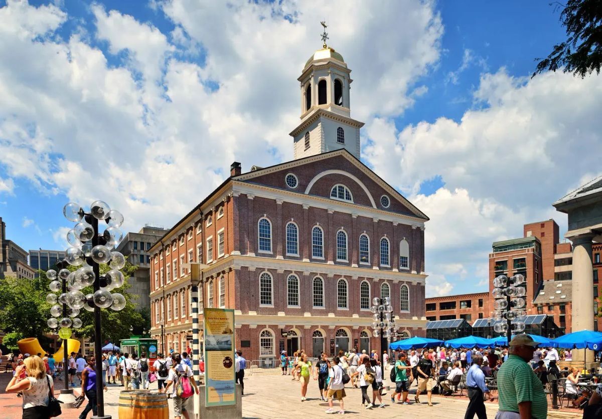 Faneuil-Hall-Boston.jpg