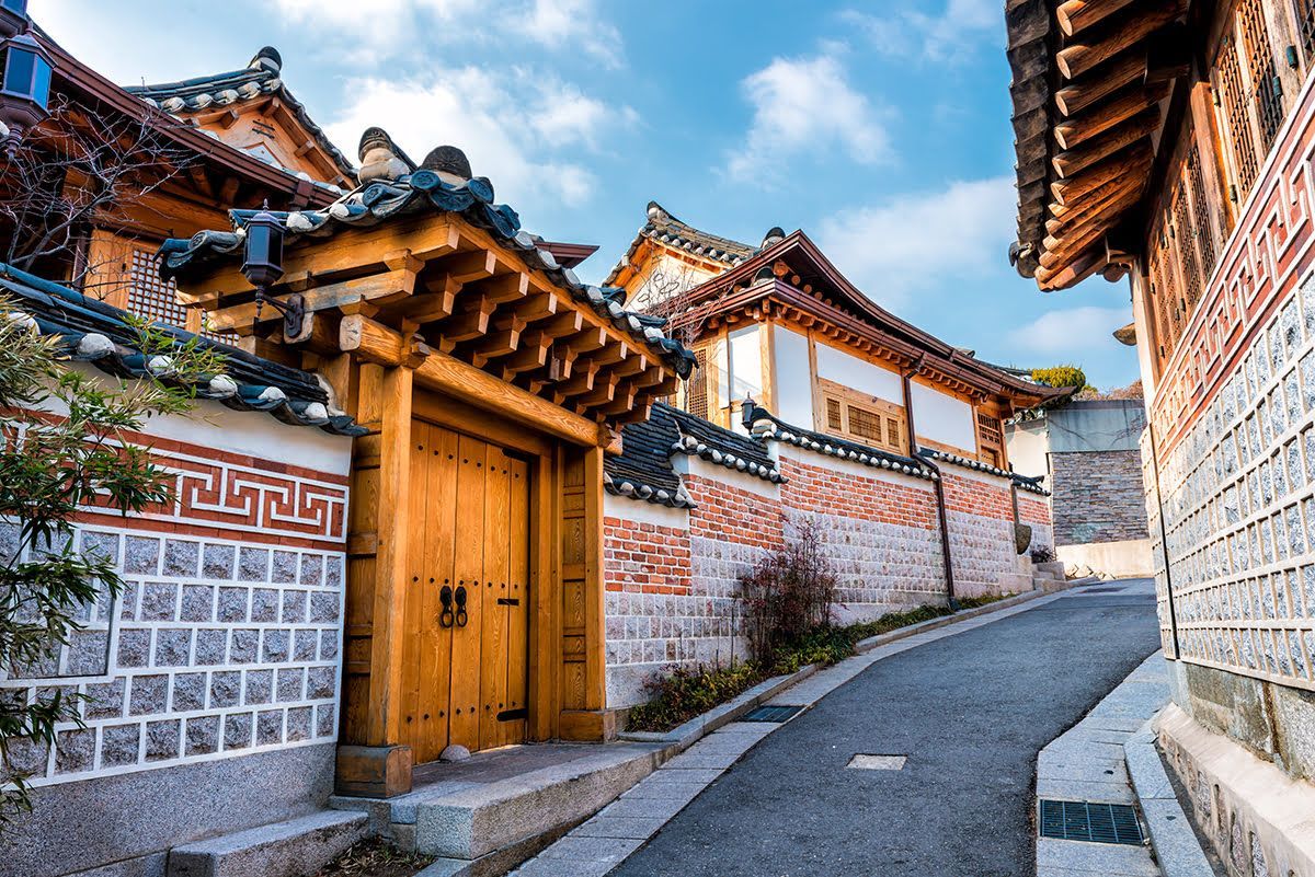 Seoul-attractions-Bukchon-Hanok-Village