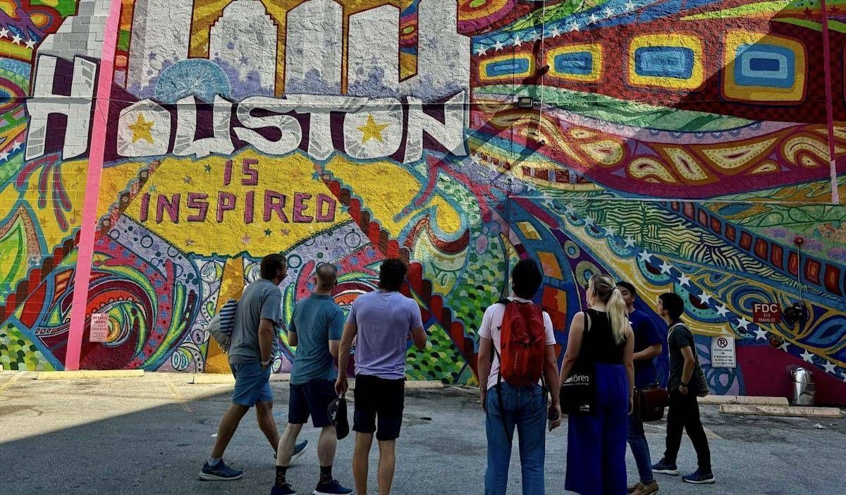 the-complete-walking-tour-of-houston-history-architecture-street-art-in-downtown-1
